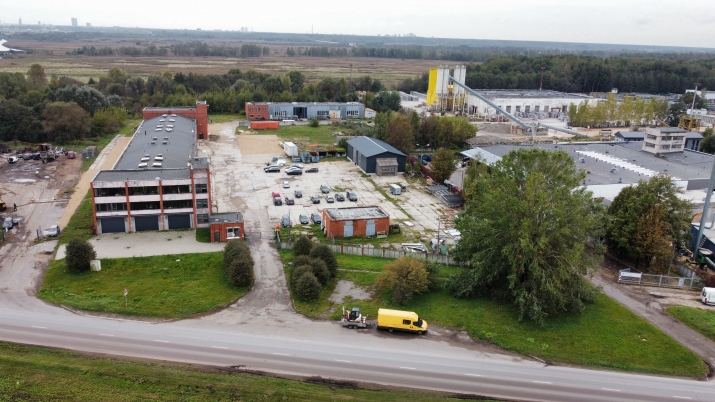 Sludinājumi. Piedāvājumā nomāt teritoriju Daugavgrīvas šosejas fasādē!  Rūpnieciskās zonas teritorija, kurā Cena: 2080 EUR/mēn Foto #2