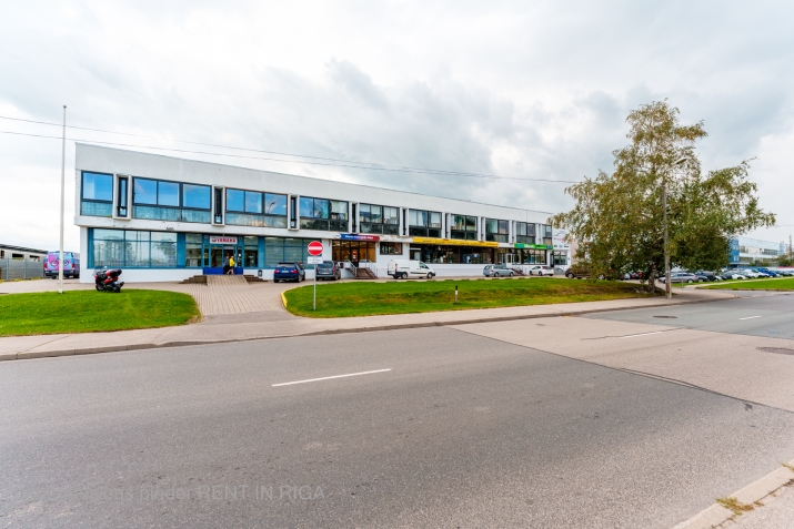 Sludinājumi. Iznomā nelielas ofisa telpas  1 Izolēta telpa 1 caurstaigājama telpa  Ēkas pagalmā iespējams nomāt Cena: 111 EUR/mēn Foto #6