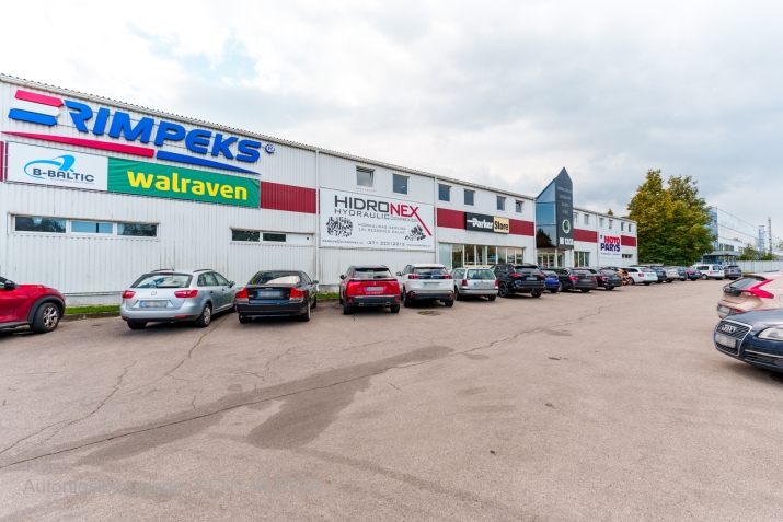 Sludinājumi. Iznomā ofisa telpas 2. stāvā ar kopēju platību 76 m2.  Ērta piebraukšana ar automašīnu, kā arī pie Cena: 304 EUR/mēn Foto #2