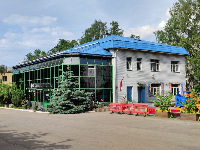 Sludinājumi. Pārdod atsevišķi stāvošu 2-stāvu ēku Imantā.  Kopš 2010.gada iznomāta bērnudārzam (ap 45 bērniem). Cena: 750000 EUR Foto #1