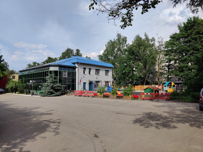 Sludinājumi. Pārdod atsevišķi stāvošu 2-stāvu ēku Imantā.  Kopš 2010.gada iznomāta bērnudārzam (ap 45 bērniem). Cena: 750000 EUR Foto #2