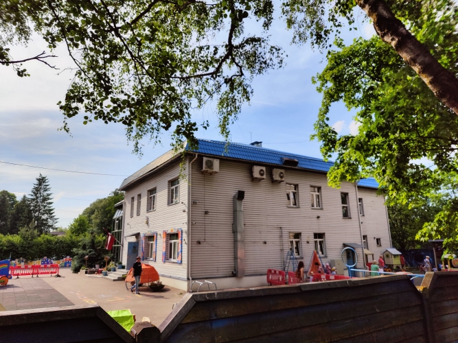 Sludinājumi. Pārdod atsevišķi stāvošu 2-stāvu ēku Imantā.  Kopš 2010.gada iznomāta bērnudārzam (ap 45 bērniem). Cena: 750000 EUR Foto #6