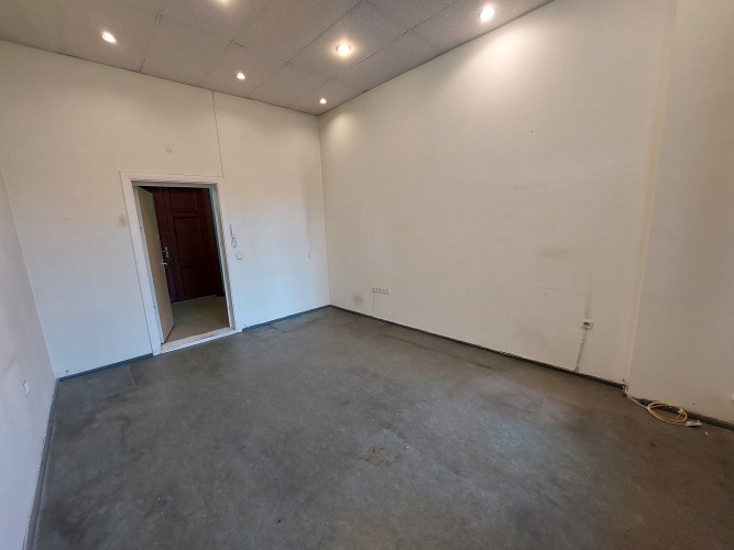 Sludinājumi. Izīrē dažādus birojus Rīgas centrā.  + Rīgas centrs  + Nelieli komunālie maksājumi  + Kopēja vannas Cena: 180 EUR/mēn Foto #9