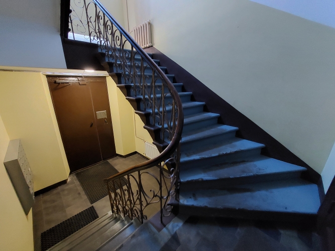 Sludinājumi. Izīrē dažādus birojus Rīgas centrā.  + Rīgas centrs  + Nelieli komunālie maksājumi  + Kopēja vannas Cena: 180 EUR/mēn Foto #3