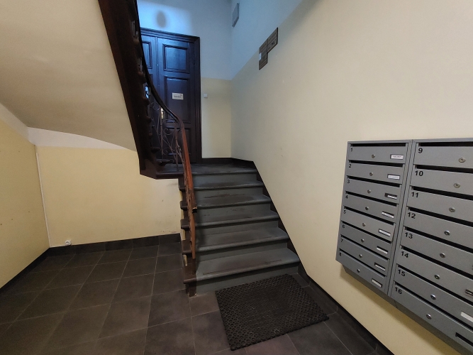 Sludinājumi. Izīrē dažādus birojus Rīgas centrā.  + Rīgas centrs  + Nelieli komunālie maksājumi  + Kopēja vannas Cena: 180 EUR/mēn Foto #2