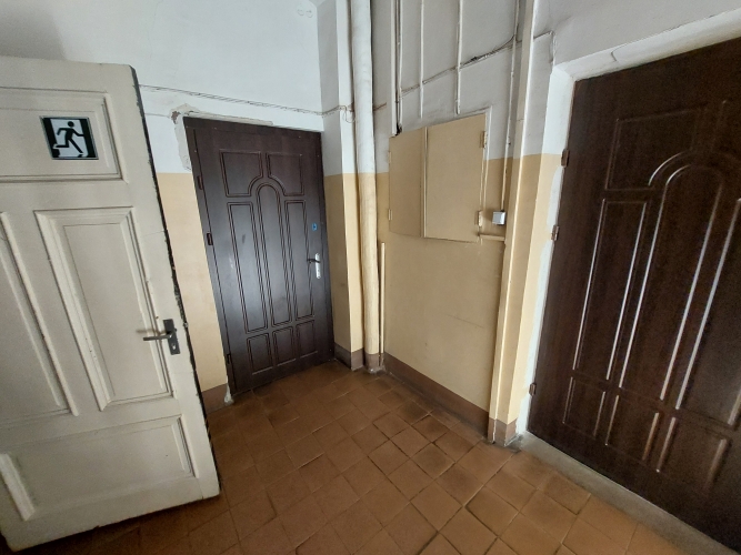 Sludinājumi. Izīrē dažādus birojus Rīgas centrā.  + Rīgas centrs  + Nelieli komunālie maksājumi  + Kopēja vannas Cena: 350 EUR/mēn Foto #4