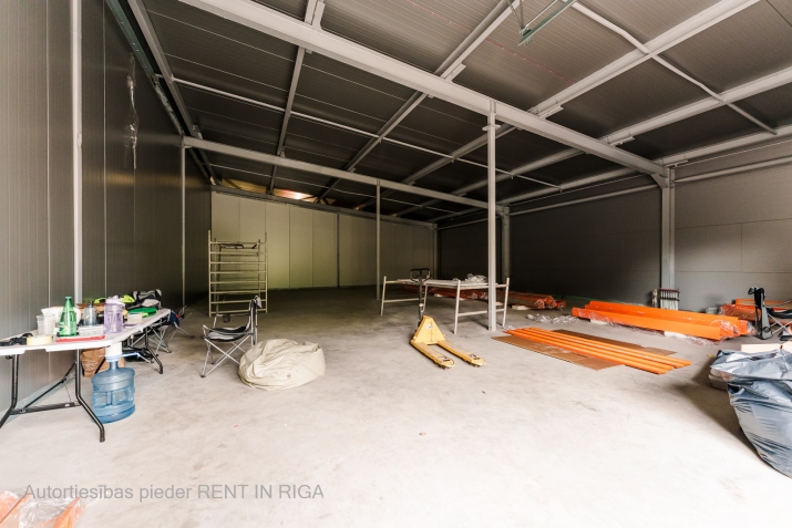 Sludinājumi. Nomai tiek piedāvātas noliktavas vai tirdzniecības telpas aktīvā vietā Imantā.  + Telpas piemērotas Cena: 1620 EUR/mēn Foto #1