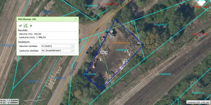 Sludinājumi. Zemes gabals ar cieto segumu nomai.  + Segums- betona plāksnes labā stāvoklī; + teritorija Cena: 1996 EUR/mēn Foto #4
