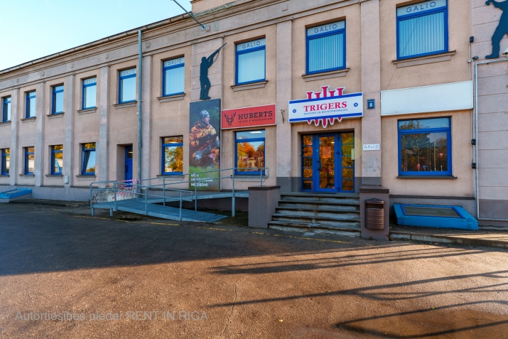 Sludinājumi. Birojs tuvējā Pārdaugavā.  + renovēta ēka;  + kabinetu plānojums;  + 2 virtuves;  + 3 tualetes; + 2 Cena: 2500 EUR/mēn Foto #2