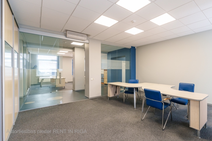 Sludinājumi. Birojs tuvējā Pārdaugavā.  + renovēta ēka;  + kabinetu plānojums;  + 2 virtuves;  + 3 tualetes; + 2 Cena: 2500 EUR/mēn Foto #5