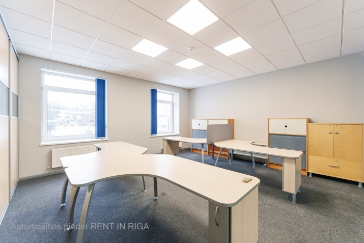 Sludinājumi. Birojs tuvējā Pārdaugavā.  + renovēta ēka;  + kabinetu plānojums;  + 2 virtuves;  + 3 tualetes; + 2 Cena: 2500 EUR/mēn Foto #6