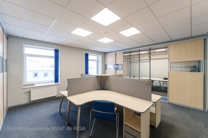 Sludinājumi. Birojs tuvējā Pārdaugavā.  + renovēta ēka;  + kabinetu plānojums;  + 2 virtuves;  + 3 tualetes; + 2 Cena: 2500 EUR/mēn Foto #8