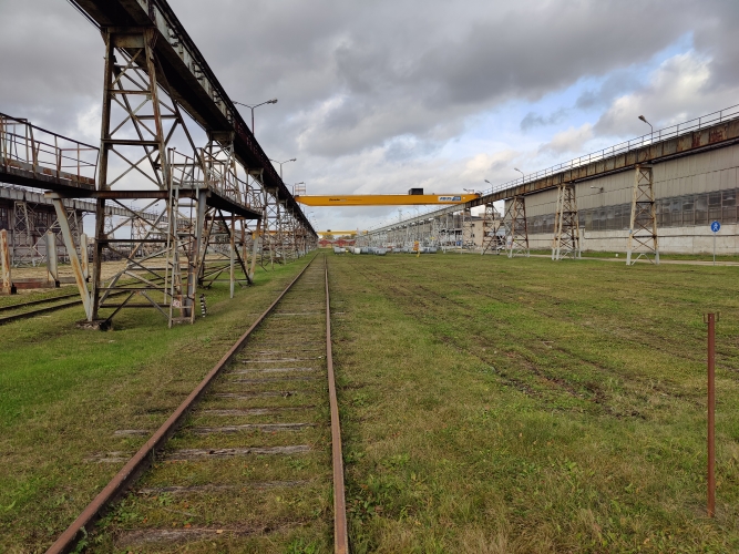 Sludinājumi. Āra laukums apsargātā teritorijā.  Pieejams laukums gan ar grants segumu, gan ar zāles segumu. Cena: 500 EUR/mēn Foto #4