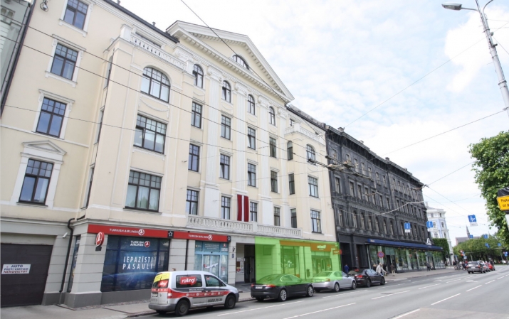 Sludinājumi. Nomai pieejamas telpas ļoti aktīvā vietā.  + Telpas pieejamas no 26. janvāra; + 1. stāvā 246 m2, Cena: 4032 EUR/mēn Foto #1