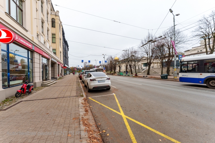 Sludinājumi. Nomai pieejamas telpas ļoti aktīvā vietā.  + Telpas pieejamas no 26. janvāra; + 1. stāvā 246 m2, Cena: 4032 EUR/mēn Foto #9