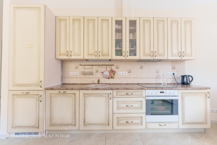 Sludinājumi. Tiek pārdots 4-istabu dzīvoklis Rīgas klusajā centrā, apskaužamā Dzirnavu/ Antonijas krustojumā, Cena: 300000 EUR Foto #5