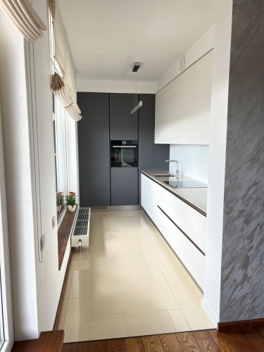 Sludinājumi. Tiek izīrēts pēdējā stāva dzīvoklis ar lielu terasi (50 m2) Jaunajā Teikā. Dzīvojamā platība 94 m2. Cena: 1400 EUR/mēn Foto #7