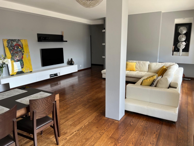 Sludinājumi. Tiek izīrēts pēdējā stāva dzīvoklis ar lielu terasi (50 m2) Jaunajā Teikā. Dzīvojamā platība 94 m2. Cena: 1400 EUR/mēn Foto #6