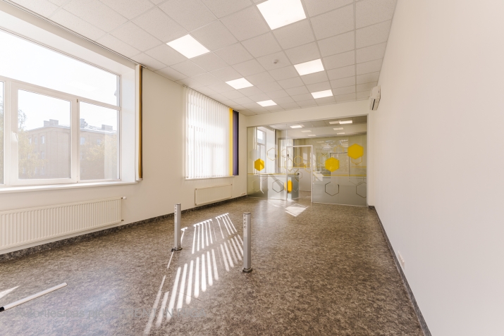 Sludinājumi. Biroja Telpas Nomai Biznesa Centrā \'BRĪVĪBAS 224\', Teikā  Stāvoklis: Izremontētas un svaigas telpas Cena: 2430 EUR/mēn Foto #7