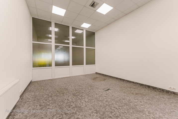 Sludinājumi. Biroja Telpas Nomai Biznesa Centrā \'BRĪVĪBAS 224\', Teikā  Stāvoklis: Izremontētas un svaigas telpas Cena: 2430 EUR/mēn Foto #8