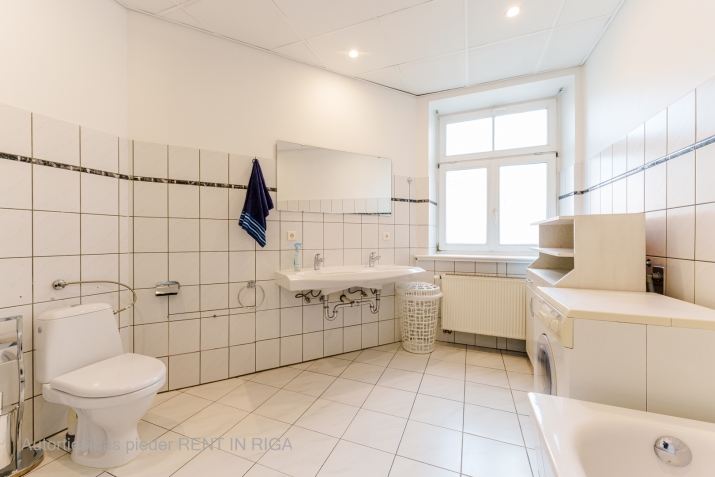 Sludinājumi. Mēbelēts divu istabu dzīvoklis klusajā centrā, renovētā ēkā, 5. stāvā (bez lifta). Platība sastāv Cena: 450 EUR/mēn Foto #9