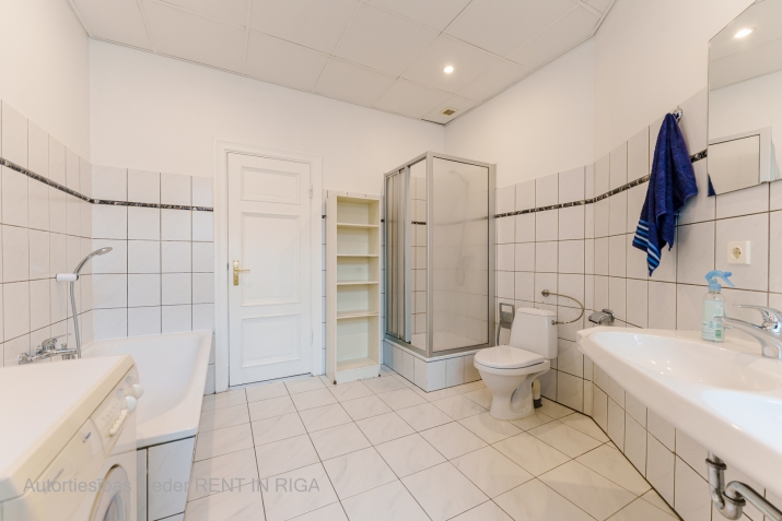 Sludinājumi. Mēbelēts divu istabu dzīvoklis klusajā centrā, renovētā ēkā, 5. stāvā (bez lifta). Platība sastāv Cena: 450 EUR/mēn Foto #8