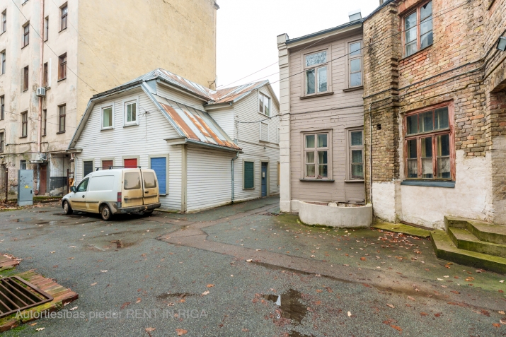 Объявление. Предлагаются к продаже два исторических здания напротив парка Зиедоньдарзс.  Состав имущества:  Цена: 295000 EUR Foto #4