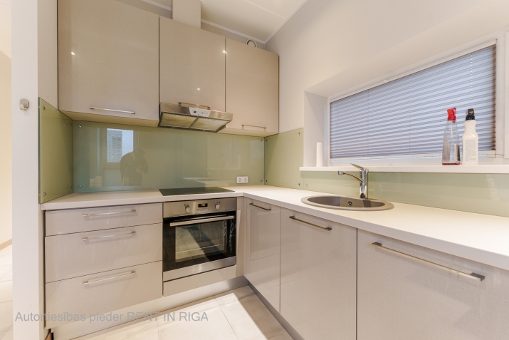 Sludinājumi. Izīrē  2 istabu dzīvokli - 65 m2, 7. stāvā Mežciemā, absolūti jaunuzceltajā dzīvojamo māju Cena: 750 EUR/mēn Foto #4