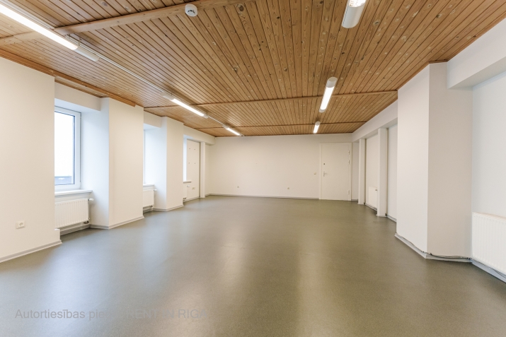 Sludinājumi. Biroja telpu noma Ganību dambī  + Īres cenā iekļauti komunālie maksājumi un apsaimniekošanas maksa Cena: 750 EUR/mēn Foto #3