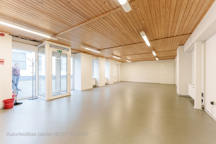 Sludinājumi. Biroja telpu noma Ganību dambī  + Īres cenā iekļauti komunālie maksājumi un apsaimniekošanas maksa Cena: 750 EUR/mēn Foto #5