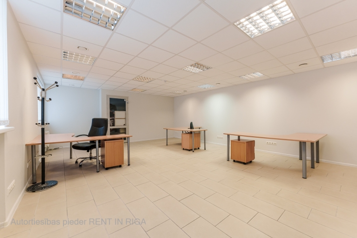 Sludinājumi. Izīrē plašas un gaišas telpas Rīgā, Ganību dambī 22  + Īres cenā iekļauti komunālie maksājumi un Cena: 750 EUR/mēn Foto #3