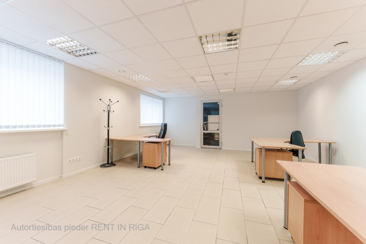 Sludinājumi. Izīrē plašas un gaišas telpas Rīgā, Ganību dambī 22  + Īres cenā iekļauti komunālie maksājumi un Cena: 750 EUR/mēn Foto #4