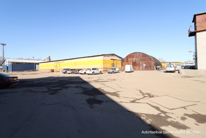 Объявление. Неотапливаемые складские помещения в Саркандаугаве  Площадь склада: 258 м (половина ангара). В Цена: 645 EUR/мес. Foto #6