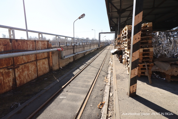 Объявление. Неотапливаемые складские помещения в Саркандаугаве  Площадь склада: 258 м (половина ангара). В Цена: 645 EUR/мес. Foto #7