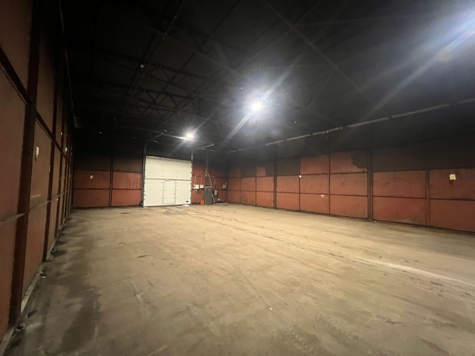 Объявление. Неотапливаемые складские помещения в Саркандаугаве  Площадь склада: 258 м (половина ангара). В Цена: 645 EUR/мес. Foto #4