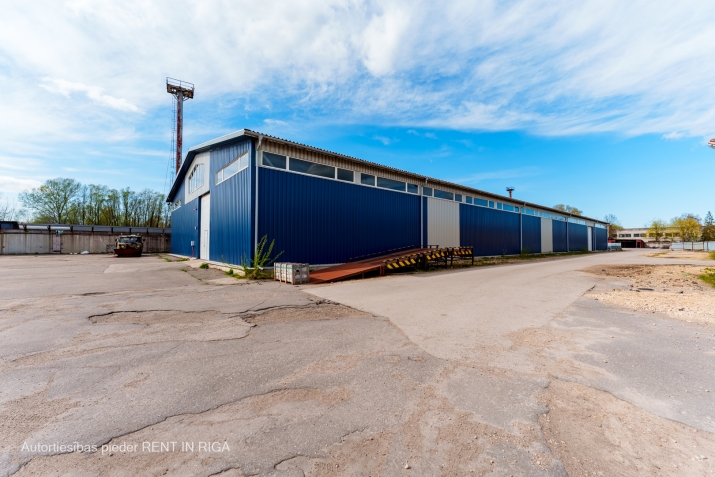 Sludinājumi. Iznomā jaunu angāru Ilzenes ielā 18  + platība - 1880m2 + Nomas cena - 3 EUR/m2 + Vārtu augustums - Cena: 5640 EUR/mēn Foto #8