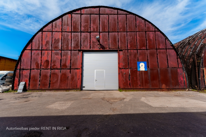 Sludinājumi. Iznomā neapkurināmu angāru Ilzenes ielā 18  + platība - 473m2  + nomas cena - 1.98 EUR/m2 + Vārtu Cena: 936 EUR/mēn Foto #2