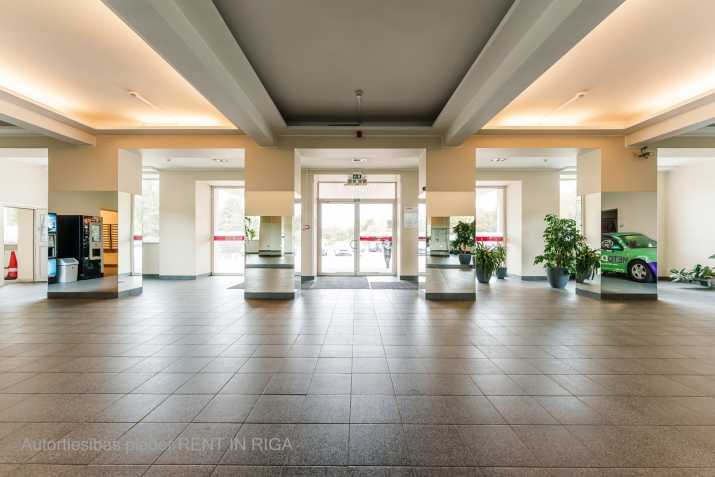 Объявление. Iznomā telpas ar izlietni Šmerlī, \'Rīgas kinostudija\' ēkā, 1. stāvā. Platība sastāv no vienas Цена: 130 EUR/мес. Foto #6