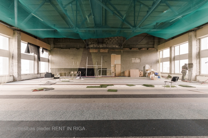 Объявление. Аренда коммерческих помещений на Югле с высокими потолками. 5 этаж. Лифт.  Бесплатная парковка у Цена: 1540 EUR/мес. Foto #3