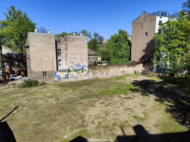 Объявление. Земельный участок с согласованным проектом многоэтажной застройки и разрешением на строительство.  Цена: 990000 EUR Foto #1