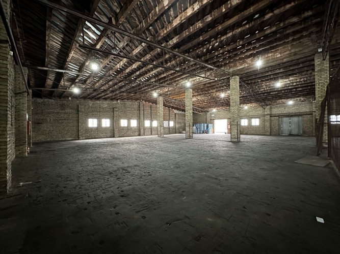 Sludinājumi. Noliktavas telpas Rumbulā.  1000 m2 noliktavas telpas aprīkotas ar apkuri; 1000 m2 noliktavas Cena: 5500 EUR/mēn Foto #7