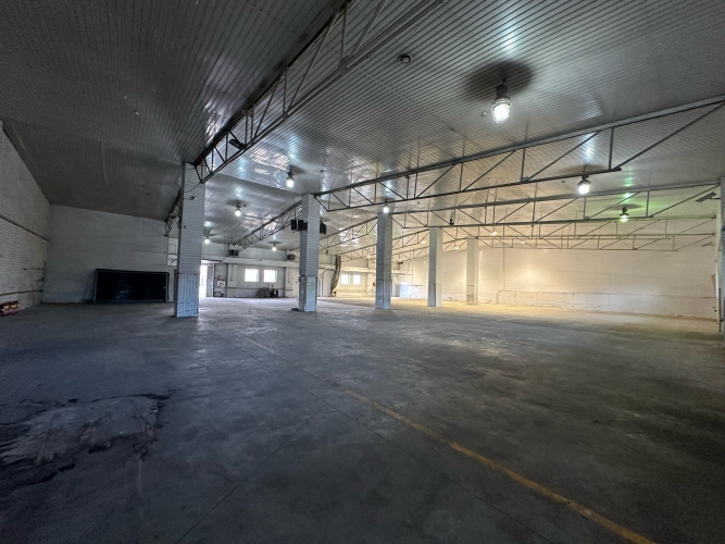 Sludinājumi. Noliktavas telpas Rumbulā.  1000 m2 noliktavas telpas aprīkotas ar apkuri; 1000 m2 noliktavas Cena: 5500 EUR/mēn Foto #6