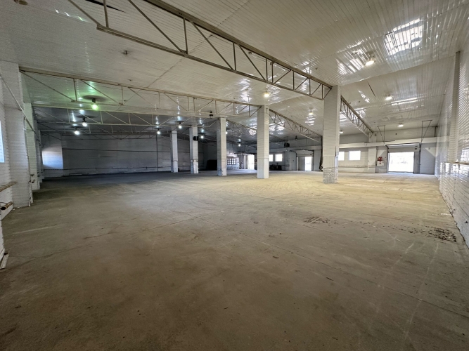 Sludinājumi. Noliktavas telpas Rumbulā.  1000 m2 noliktavas telpas aprīkotas ar apkuri; 1000 m2 noliktavas Cena: 5500 EUR/mēn Foto #5