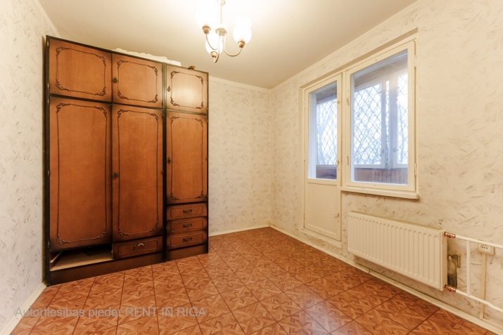 Sludinājumi. Pārdod plašu un siltu 4-istabu dzīvokli Mežciemā.  Dzīvoklis sastāv no 3 guļamistabām, viesistabas Cena: 85000 EUR Foto #8