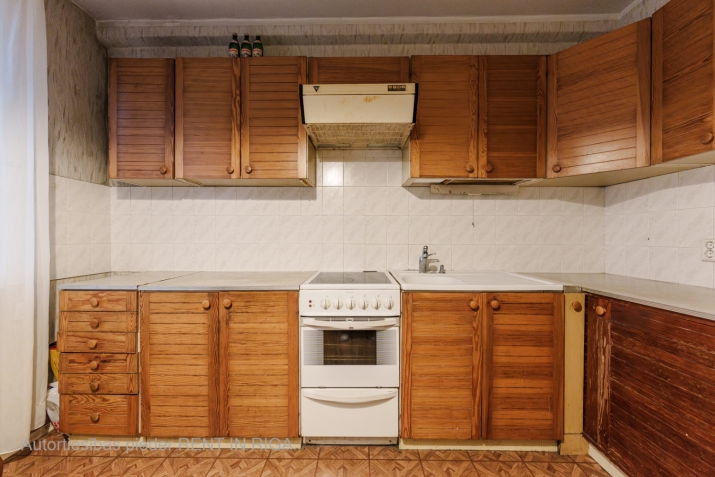 Sludinājumi. Pārdod plašu un siltu 4-istabu dzīvokli Mežciemā.  Dzīvoklis sastāv no 3 guļamistabām, viesistabas Cena: 85000 EUR Foto #7