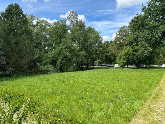 Sludinājumi. Zemesgabals ar kopējo platību 5629 kv.m. atrodas teritoriālā zonējumā Publiskās apbūves teritorija Cena: 135000 EUR Foto #1