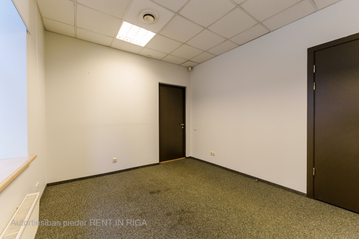 Sludinājumi. Birojs sakoptā namīpašumā - biroju ēkā Vecrīgā. Tas atrodas Audēju ielā 8, netālu no Galerija Cena: 606 EUR/mēn Foto #6