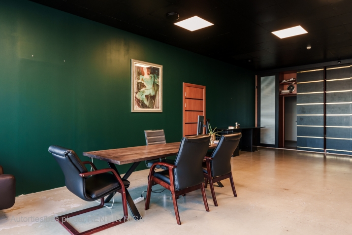 Sludinājumi. Birojs ar skatu uz lidostu un lidmašīnu pacelšanos.  Plānojums sastāv no diviem izolētiem darba Cena: 1250 EUR/mēn Foto #4