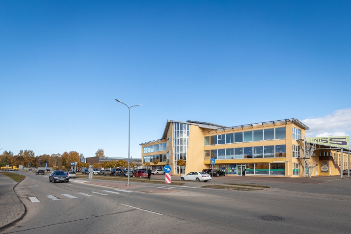 Sludinājumi. Tirdzniecības telpas T/C Arēna, Aizkrauklē.  Iznomā tirdzniecības zāli 1.stāvā. * Vides pieejamība, Cena: 890 EUR/mēn Foto #2