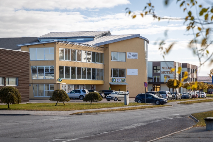 Sludinājumi. Tirdzniecības telpas T/C Arēna, Aizkrauklē.  Iznomā tirdzniecības zāli 1.stāvā. * Vides pieejamība, Cena: 890 EUR/mēn Foto #4